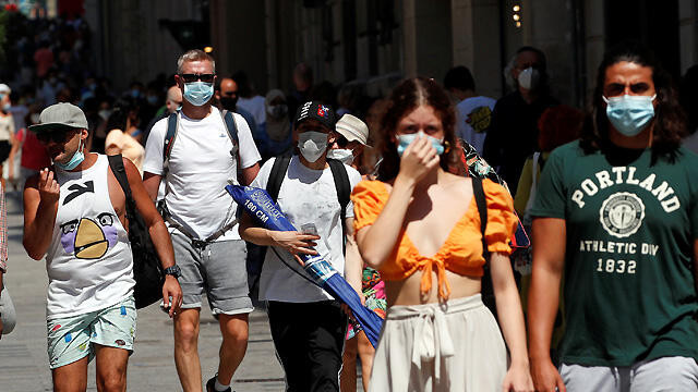 Maske takmak vücuda giren virüs miktarını azaltabilir