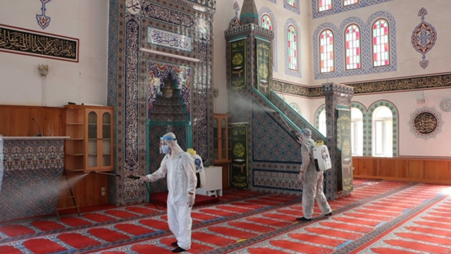 Kartal'daki ibadethaneler bayrama hazır