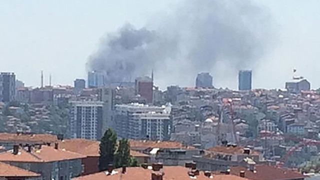 İstanbul'da korkutan yangın! Dumanlar gökyüzünü sardı