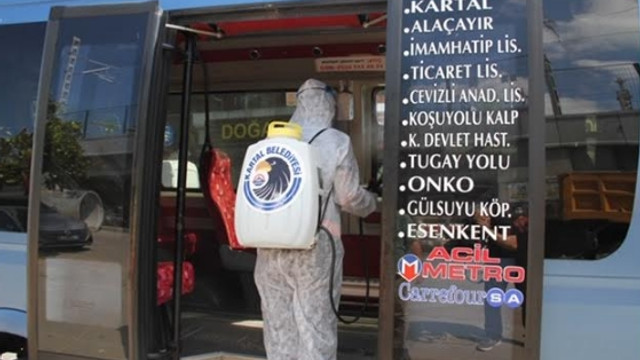Kartal Belediyesi’nden minibüslere dezenfekte hizmeti