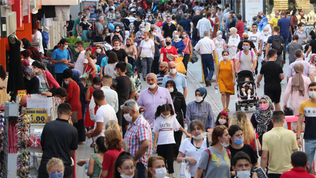 Samsun'da ''sosyal mesafesiz'' bayram alışverişi