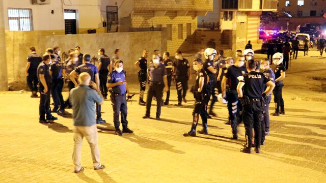 Polisin maske uyarısıyla ortalık karıştı! 5 gözaltı var