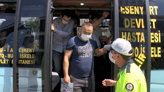 Esenyurt'ta minibüs denetimi! 30 yolcu çıktı