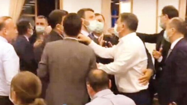 Meclis’te ''Führer'' krizi! Pet şişe ile sınır çizildi