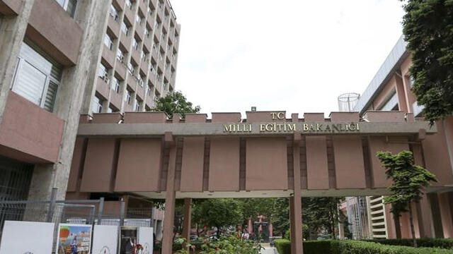MEB'den lise son sınıfa geçen öğrenciler için açıklama