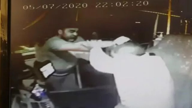 Maske takmadı diye kendisini otobüse almayan şoförü dövdü