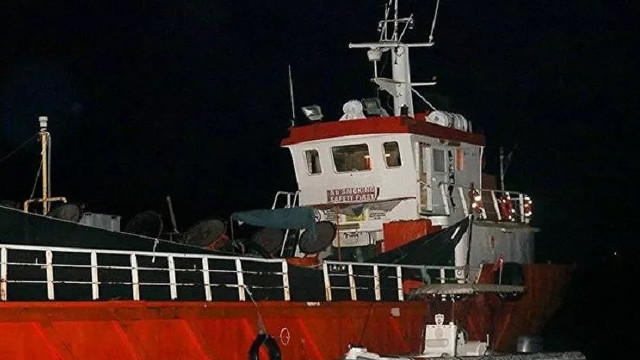 İzmir'de gemiden 276 sığınmacı çıktı