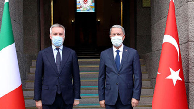 Bakan Akar, İtalya Savunma Bakanı ile görüştü