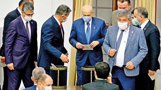 İYİ Parti teklif etti, Bahçeli kabul oyu verdi