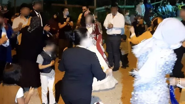 Koronalı anne kızının düğününe gelerek herkese virüs yaydı