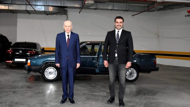 Bahçeli, ''BJK'' plakalı otomobilini hediye etti