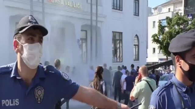 Valilik önünde intihar girişimi!
