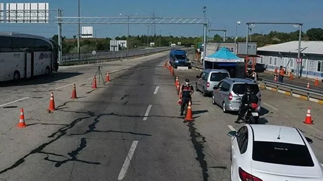 Karantinada olması gerekiyordu; yolcu otobüsünde yakalandı