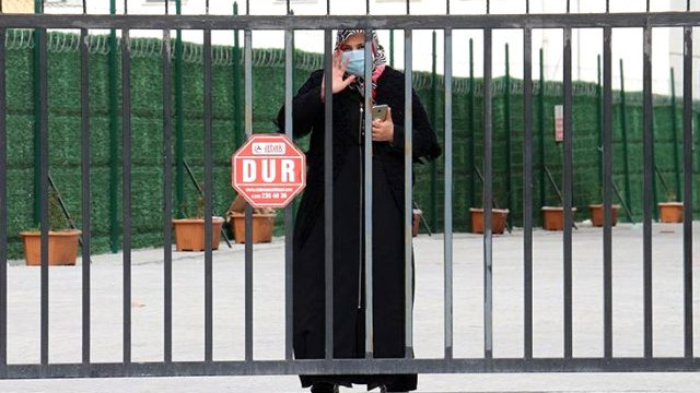 Öğrenci yurtlarına ''ziyaret yasağı'' getirildi!