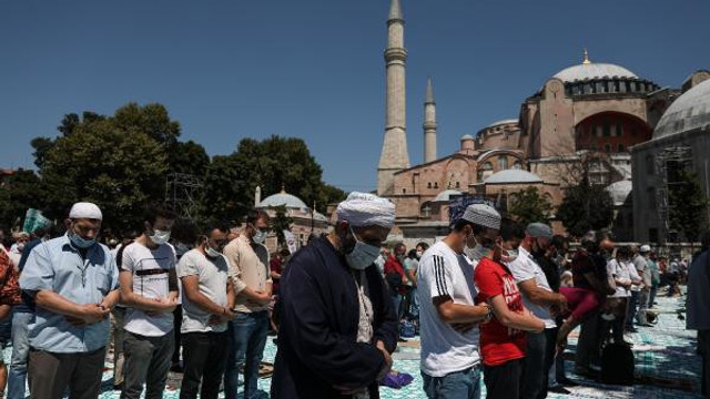Ayasofya'da bayram yoğunluğu