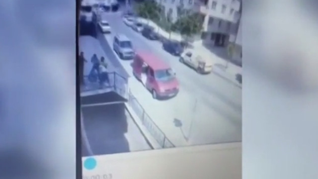 14 yaşındaki çocuk işçiye dayak kamerada!