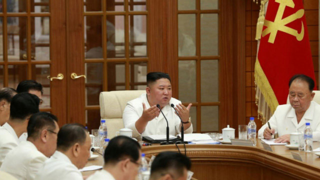 Komada olduğu iddia edilen Kim Jong-un ortaya çıktı