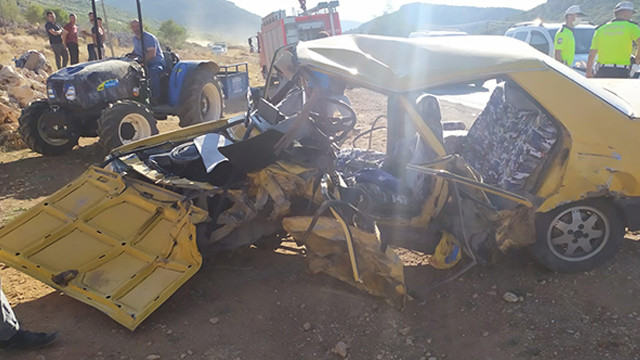 Gaziantep'te 2 otomobil çarpıştı: 11 yaralı