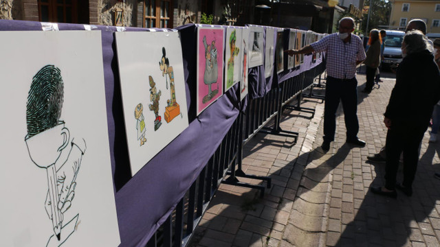 Çizgi-Yorum Karikatür Sergisi Kartal’da açıldı