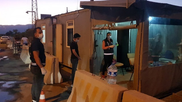 Karantinada olması gerekirken arkadaşları ile çıktığı gezide yakalandı