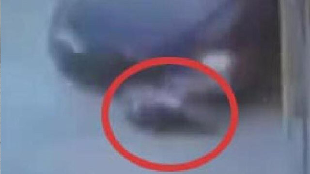 2 ay önce evlenen kadın otomobilin altında kalarak yaralandı