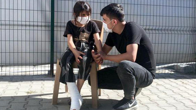 Yunan askeri, 8 yaşındaki Suriyeli çocuğu vurdu
