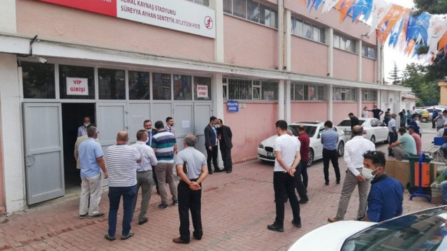 AK Parti'de ortalık karıştı! Zehir zemberek sözler