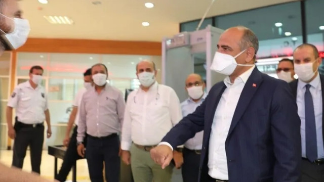 Koronavirüsü atlatan belediye başkanı iş başı yaptı