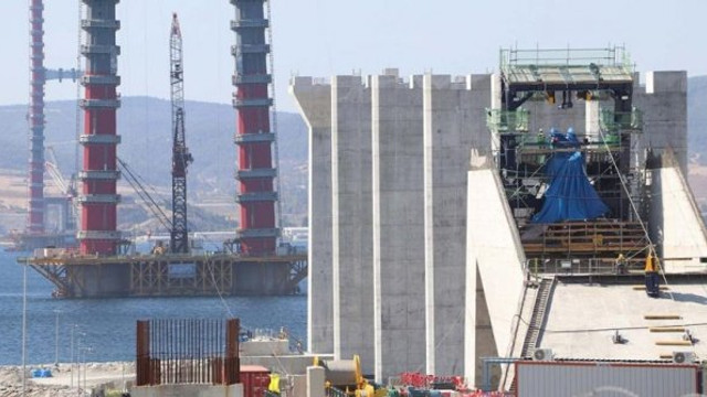 Boğaz gemi geçişlerine kapatıldı