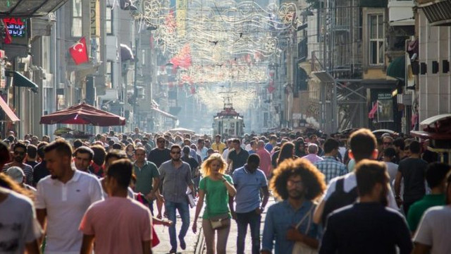 Türkiye'de yaşam süresi uzadı! Kadınlar 5 yıl daha fazla yaşıyor