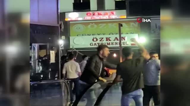 Kafede dehşet! Arkadaşını silahla vurdu