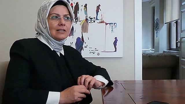AK Parti'nin kurucusundan AK Partili profesöre sert tepki