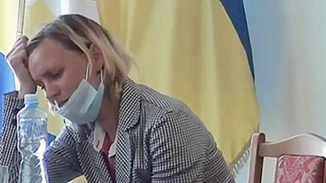 Eşinin ameliyatla kesilen bacakları torbayla verildi