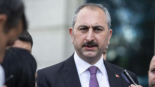 Bakan Gül'den alçak manşete sert tepki