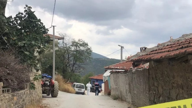 Anne babasını odaya kilitleyen kardeşini öldürdü