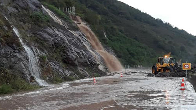 Meteoroloji uyarmıştı; şiddetli yağış bugün fena vurdu