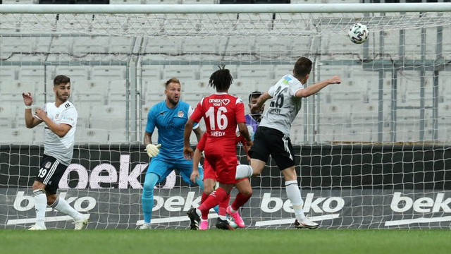 Beşiktaş'a evinde 85'inci dakikada Antalyaspor şoku