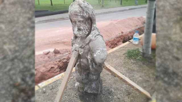 Yol kazısı sırasında Roma dönemine ait heykel bulundu