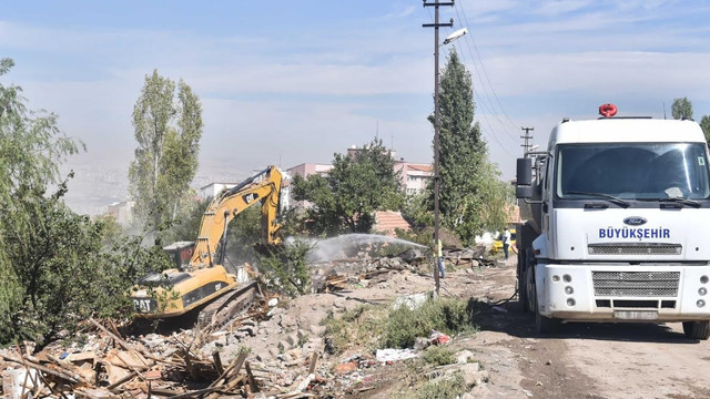 Başkent'te Büyükşehir'in atıkla mücadelesi devam ediyor