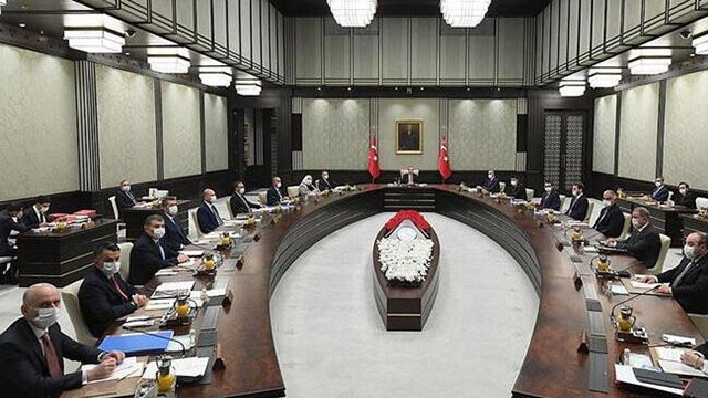Bilim Kurulu üyesi Özlü: Bugün bazı yasak kararları alınacak