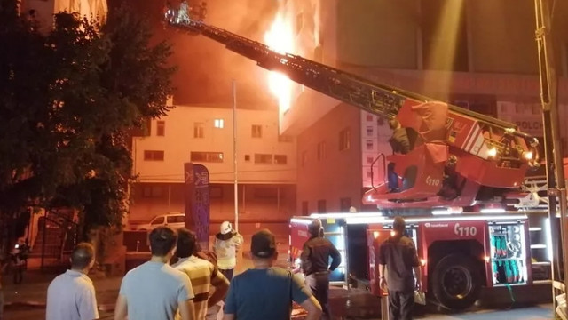 İstanbul'da 5 katlı iş yerinde korkutan yangın