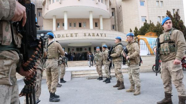 Şanlıurfa'da 14 asker gözaltına alındı