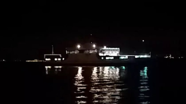 Marmara Denizi'nde panik! Dümeni kilitlenen feribot karaya oturdu