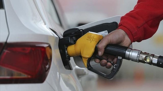 Araç sahiplerine müjde! Motorinde bir indirim daha