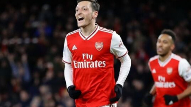 Mesut Özil'in menajerinden açıklama: Fenerbahçe'ye gelecek mi?