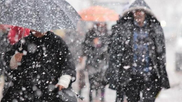 İstanbul'a kar ne zaman yağacak ? Bünyamin Sürmeli saat verdi!