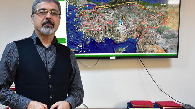 Prof. Dr. Sözbilir'den İzmir açıklaması: Deprem fırtınası yaşanıyor