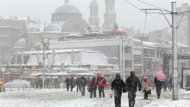 Kara doyamayanlara müjde! Kar İstanbul'a geri dönüyor