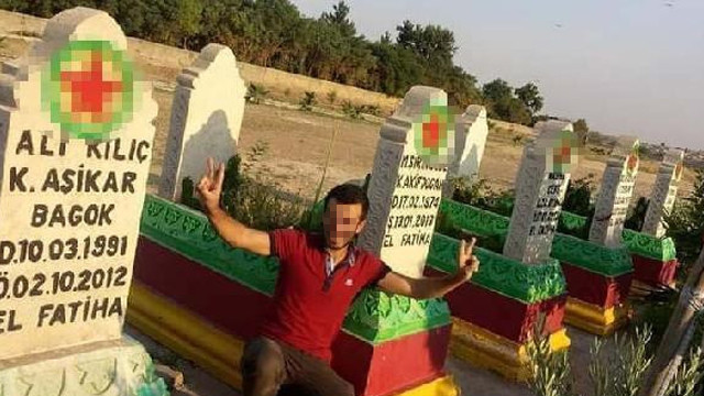 3 kişilik aileyi öldüren katil zanlısının terörist mezarlığında fotoğrafı çıktı