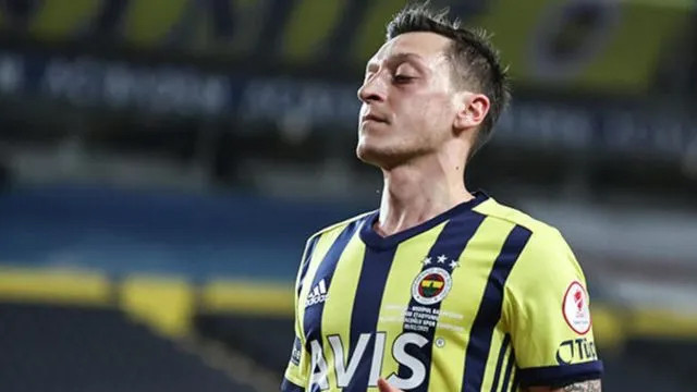 Fenerbahçe'de Mesut Özil çıkmazı! Trabzonspor maçında oynayacak mı?